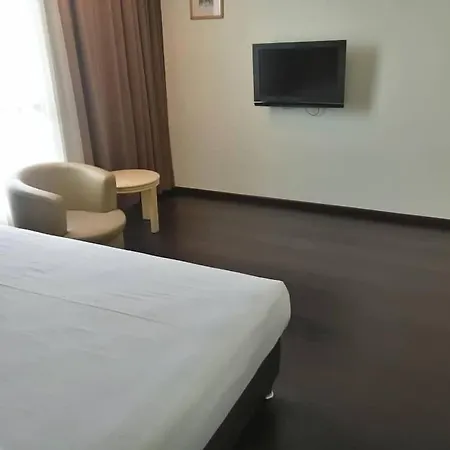 Manja Hotel Kota Kinabalu Exterior photo
